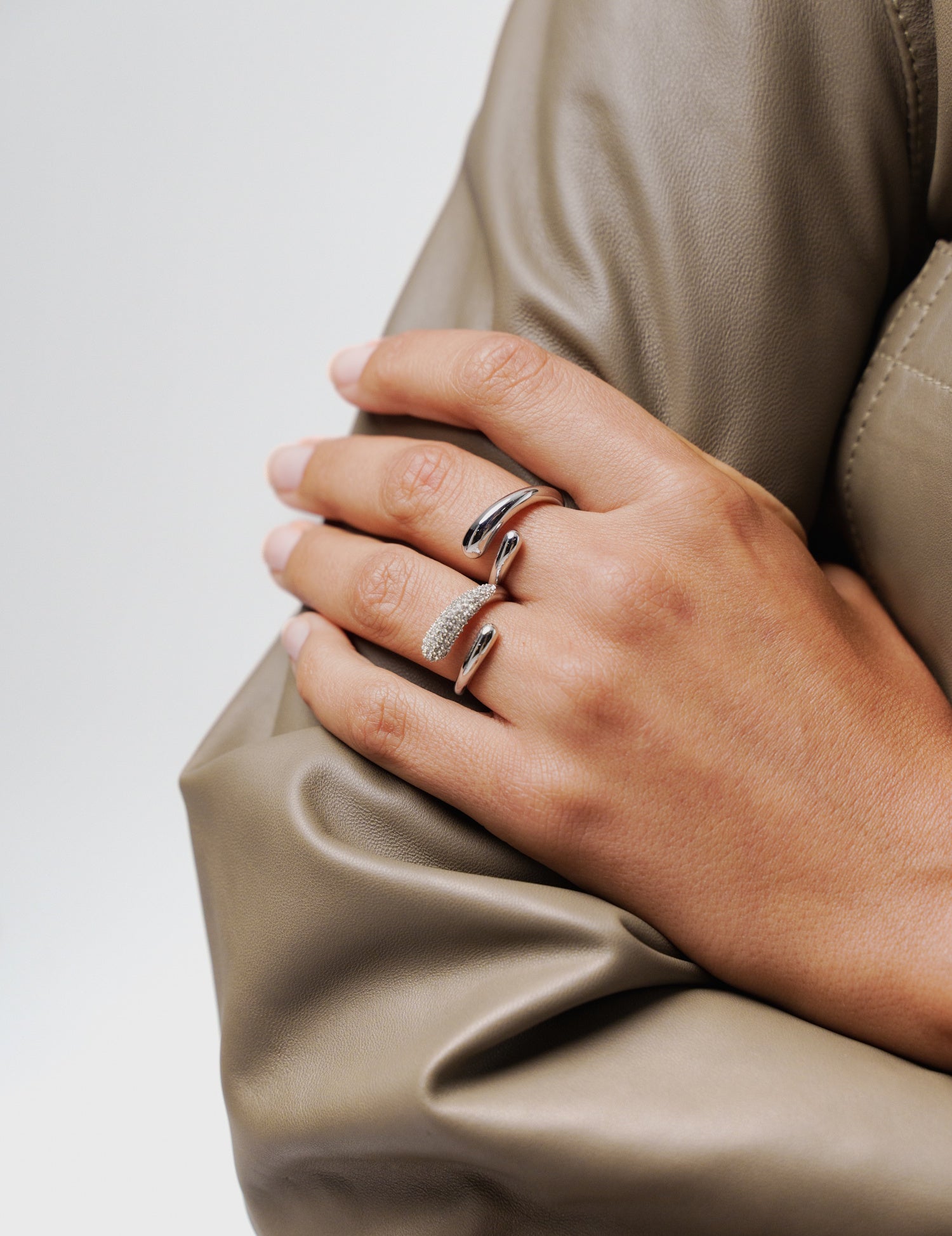 Anel Josephine Pavé