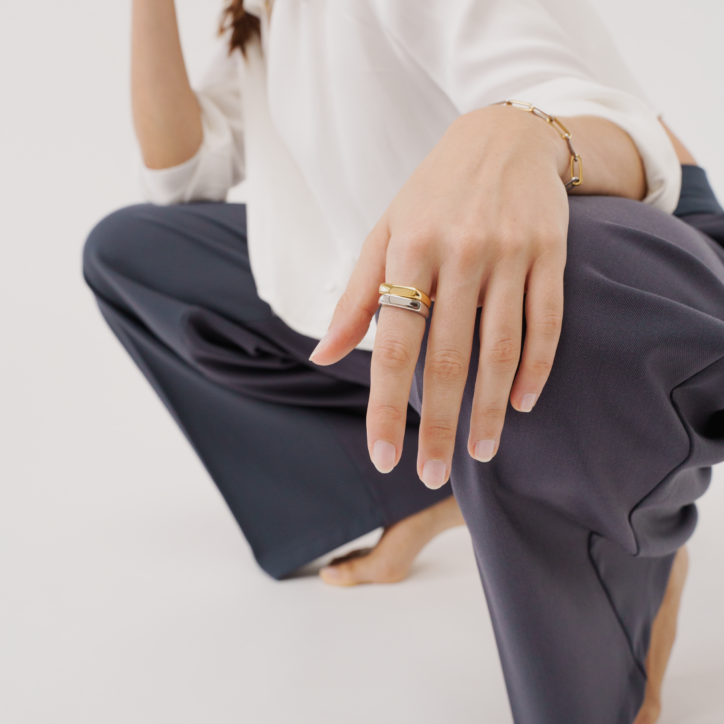 Hera Engravable Ring 